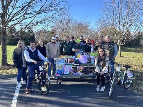 Local Weed Man Franchise Donates Holiday Gifts to Local Kids in Need